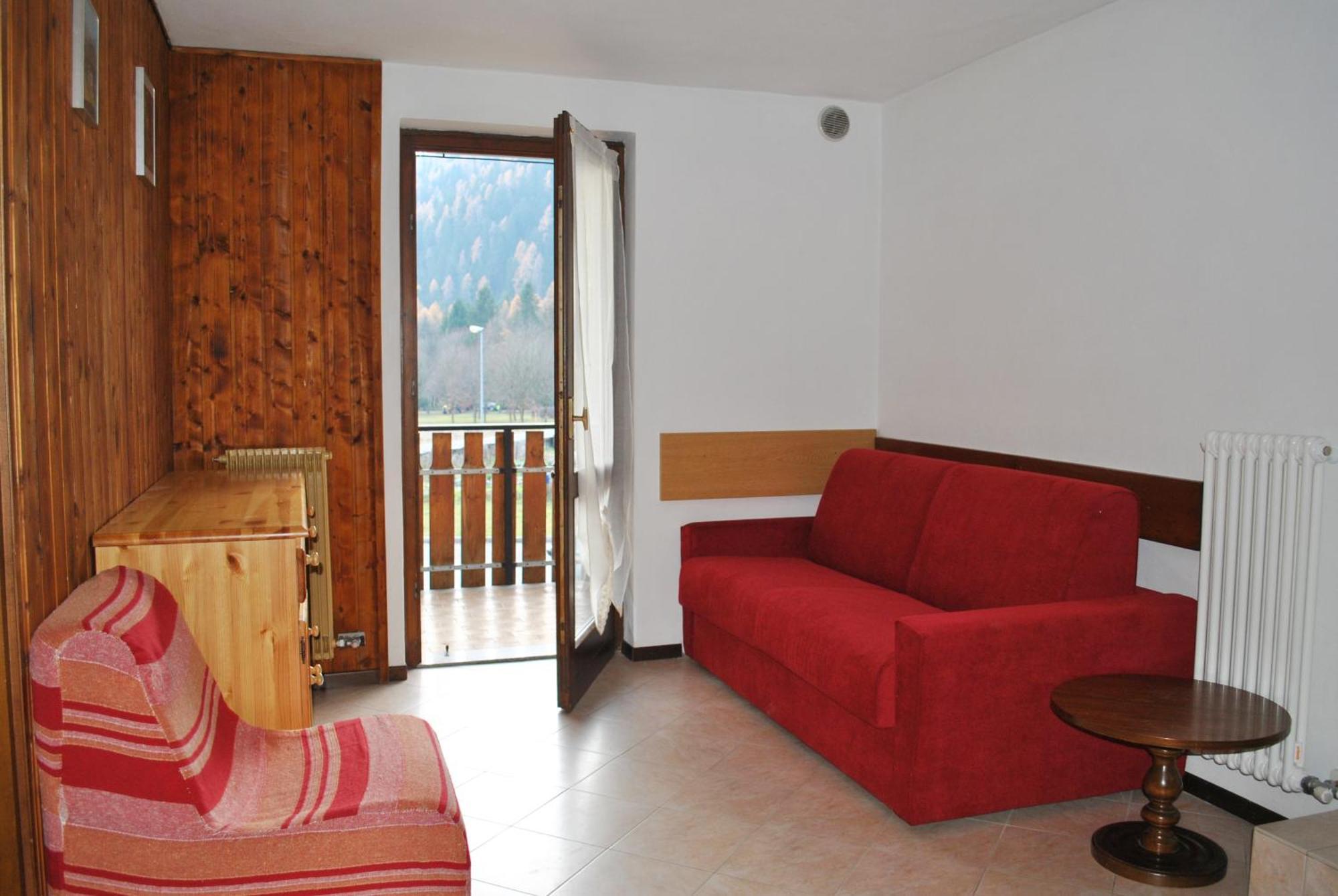La Pineta - Appartamenti In Villetta Pinzolo Luaran gambar